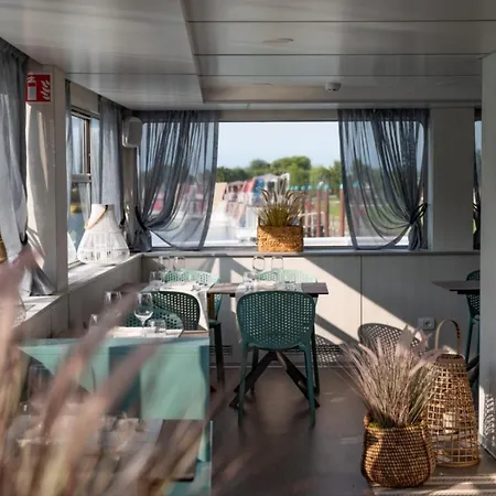 シャレー Marina Houseboat 2 Pax
